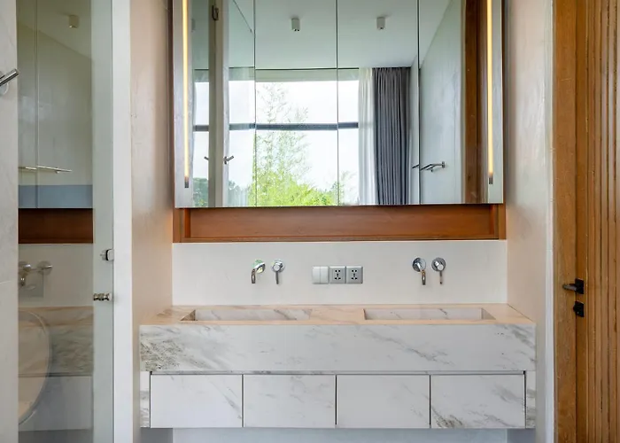 Trident-1 Modern 4br In Batu Bolong, * Canggu