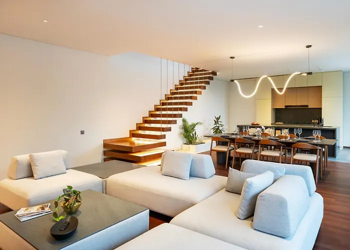 Trident-1 Modern 4br In Batu Bolong, Villa