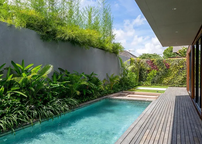 Villa Trident-1 Modern 4br In Batu Bolong, *